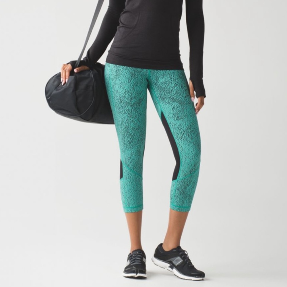 Lululemon Pace Rival Crop Power Luxtreme Spray Jacquard Bali Breeze Black Size 8